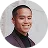 Portrait de François, un utilisateur qui partage un avis positif sur une plateforme de pronostics sportifs et sur son expérience utilisateur globale.